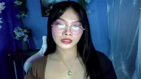 Ella online show from December 23, 2:04 am