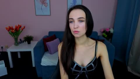 Snapshot of ellaasteele chatting on October 11, 9:50 pm Ella online show from October 11, 9:50 pm