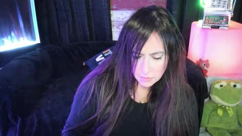 ELLE online show from February 8, 10:01 pm