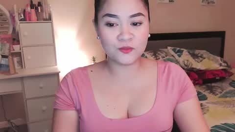 Snapshot of elleelle123 chatting on December 2, 11:44 am Ann online show from December 2, 11:44 am