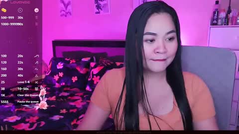 Snapshot of elleelle123 chatting on December 23, 2:02 am Ann online show from December 23, 2:02 am