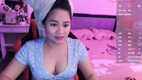 Snapshot of elleelle123 chatting on September 16, 1:08 pm Ann online show from September 16, 1:08 pm