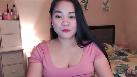 Snapshot of elleelle123 chatting on December 10, 1:54 am Ann online show from December 10, 1:54 am