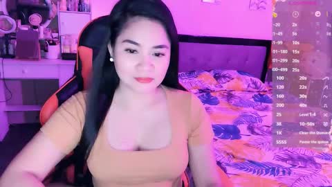 Snapshot of elleelle123 chatting on October 18, 12:25 am Ann online show from October 18, 12:25 am