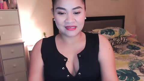 Snapshot of elleelle123 chatting on December 3, 2:12 am Ann online show from December 3, 2:12 am