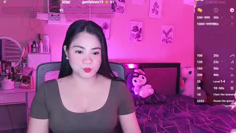 Snapshot of elleelle123 chatting on February 27, 3:14 am Ann online show from February 27, 3:14 am