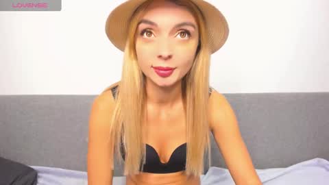 ellen_flow online show from February 19, 9:14 pm