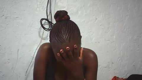 aishamalia online show from November 3, 12:42 pm