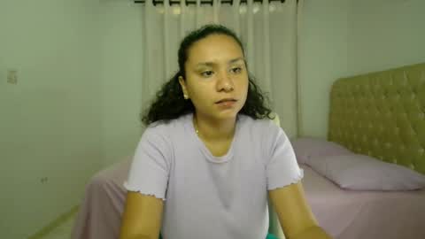 Snapshot of ellette_ chatting on December 16, 12:06 pm princess online show from December 16, 12:06 pm