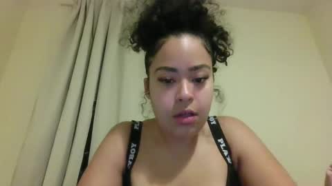 ellibell26 online show from September 19, 5:17 am