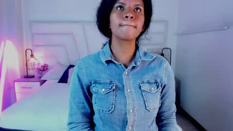 Snapshot of ellie_alves chatting on February 1, 2:56 pm Ellie online show from February 1, 2:56 pm