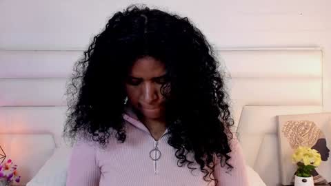 Snapshot of ellie_alves chatting on December 3, 3:33 pm Ellie online show from December 3, 3:33 pm