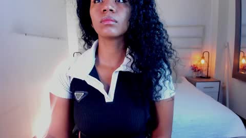 Snapshot of ellie_alves chatting on January 28, 1:05 pm Ellie online show from January 28, 1:05 pm