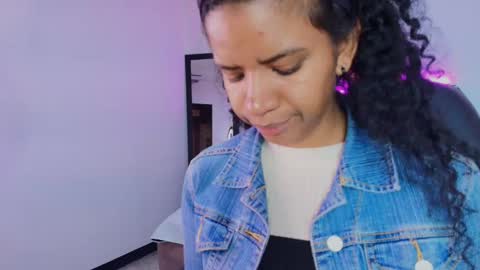 Snapshot of ellie_alves chatting on September 23, 1:42 pm Ellie online show from September 23, 1:42 pm