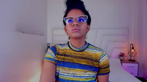 Snapshot of ellie_alves chatting on February 28, 12:52 pm Ellie online show from February 28, 12:52 pm