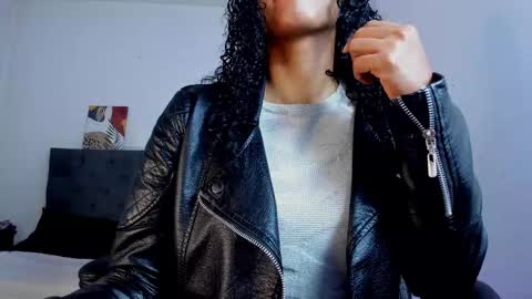Snapshot of ellie_alves chatting on October 7, 2:21 pm Ellie online show from October 7, 2:21 pm