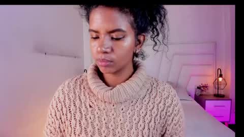 Snapshot of ellie_alves chatting on February 24, 1:08 pm Ellie online show from February 24, 1:08 pm