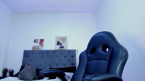 Snapshot of ellie_alves chatting on October 6, 1:50 pm Ellie online show from October 6, 1:50 pm