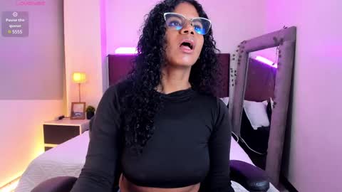 Snapshot of ellie_alves chatting on March 9, 3:05 pm Ellie online show from March 9, 3:05 pm