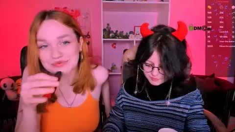 Snapshot of ellie_fire chatting on September 24, 7:13 pm Ellie online show from September 24, 7:13 pm
