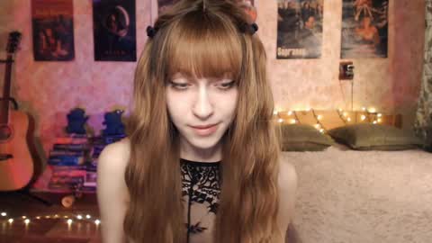 Snapshot of ellie_friendly chatting on December 8, 11:51 pm ellie_friendly online show from December 8, 11:51 pm