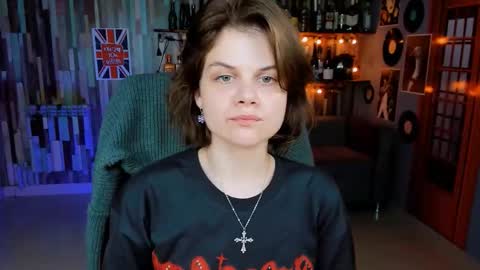 elliemurler online show from November 15, 9:10 am