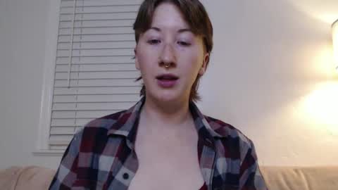 Snapshot of ellierowyn chatting on October 1, 3:44 am Ellie Rowyn online show from October 1, 3:44 am