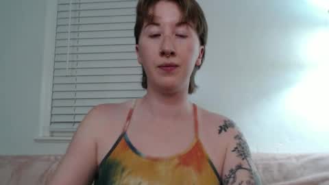 Snapshot of ellierowyn chatting on September 23, 4:21 am Ellie Rowyn online show from September 23, 4:21 am