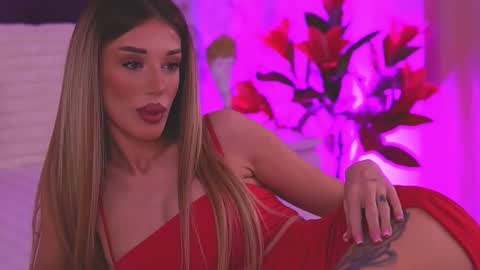 EllinaNuria online show from March 12, 6:32 pm