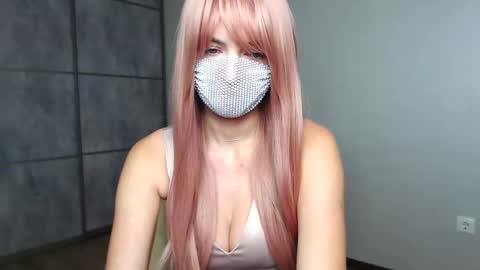 EllisNikki online show from December 14, 11:10 pm