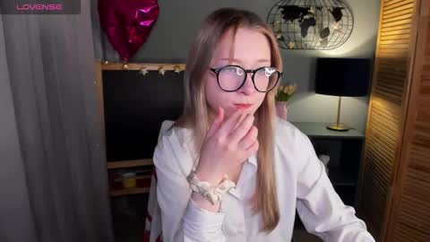 elliup online show from October 10, 8:41 am