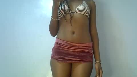 Snapshot of elllanna chatting on March 12, 2:01 pm elllanna online show from March 12, 2:01 pm