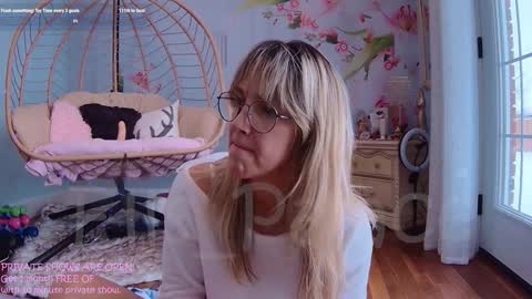 Ella Bella Bo Bella online show from January 12, 6:26 pm