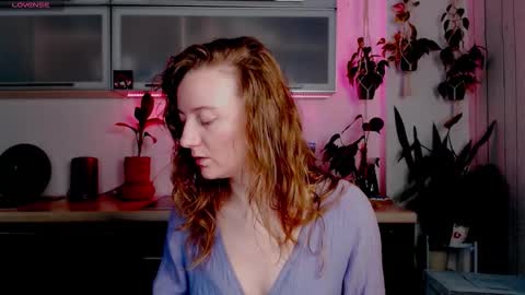 elly_helly online show from December 16, 8:26 pm