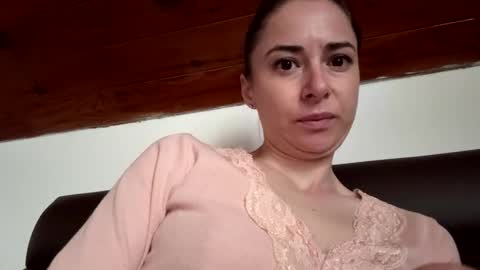 ellyadavis online show from November 29, 7:45 am