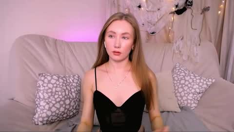 Elly online show from October 31, 2:57 am