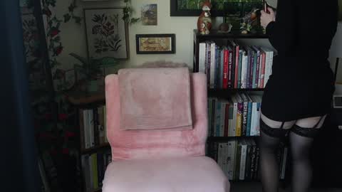 Elly Naomi online show from February 15, 3:55 pm