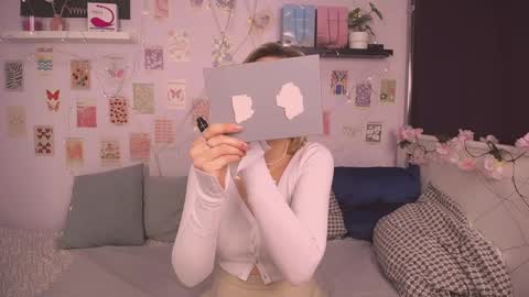 Snapshot of ellysunlover chatting on March 3, 3:49 am ELLY online show from March 3, 3:49 am