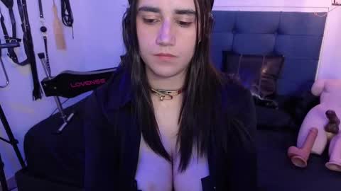 elowen_halley1 online show from September 30, 10:36 pm