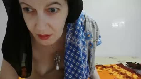 Elviracutie online show from November 13, 1:10 pm