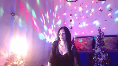 Elisa online show from December 22, 7:50 pm