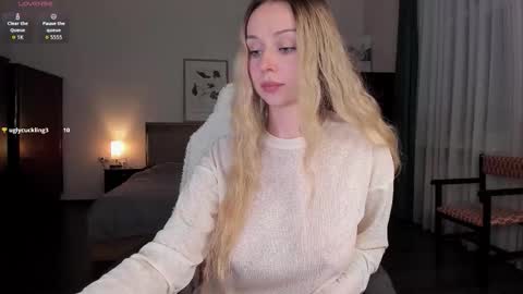 Emilie online show from November 12, 3:10 pm