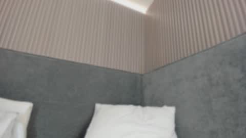 emelie_89 online show from January 15, 12:00 pm