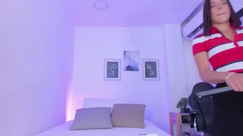 emelie_89 online show from February 22, 11:57 am