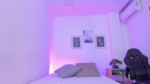 emelie_89 online show from February 5, 11:44 am