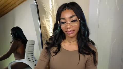 Snapshot of emely_brandon_ chatting on March 12, 4:46 pm anyelii online show from March 12, 4:46 pm