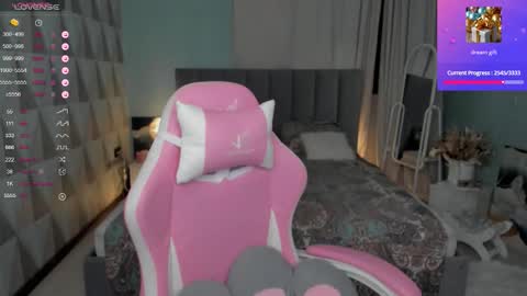 emelia online show from November 24, 8:44 pm