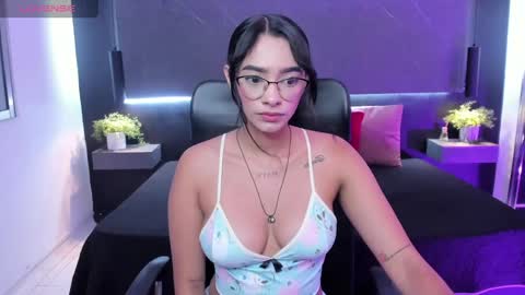 emely online show from April 28, 11:36 am