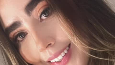 emi_royse online show from March 30, 6:40 pm