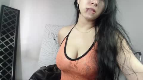 Snapshot of emiantonella_ chatting on October 20, 8:12 pm Antonella online show from October 20, 8:12 pm
